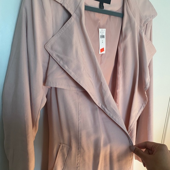 Pink belt-up trench coat - Picture 6 of 6